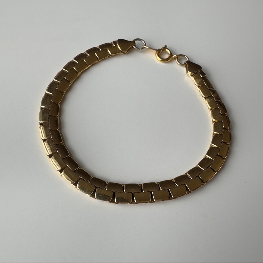 Vintage Avon Gold Tone Bracelet
